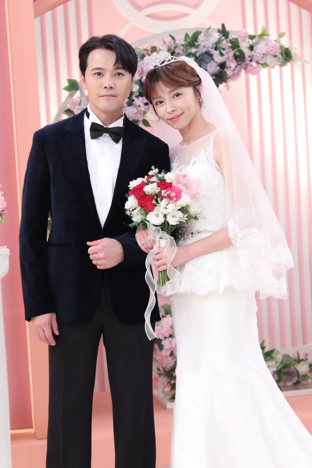 八點檔婚禮魔咒！《好運來》王瞳拍婚紗變調哭崩　黃文星遭警逮補急喊冤