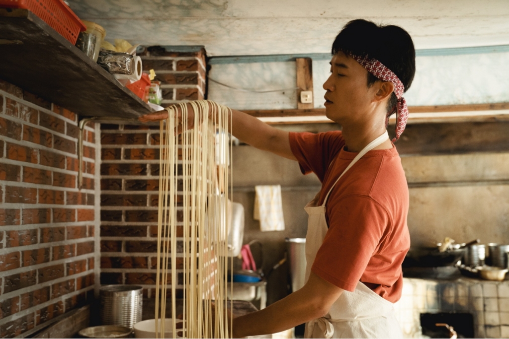 爆笑超越《雞不可失》！趙宇鎮拜師黑白大廚　靠《誰想當老大》找到心靈救贖