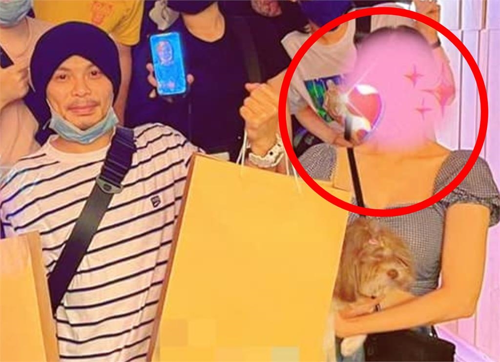 黃明志獲保釋出警局「正片照曝光」！15年正牌女友「緊跟在後」畫面全被拍