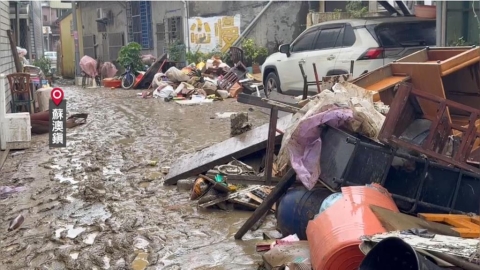 蘇澳大淹水宛如「光復鄉2.0」　居民泡水家當堆街道如垃圾場