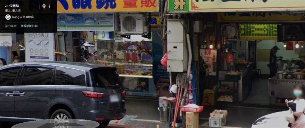 北市小吃店「水溝蓋上洗冬粉」超噁影片曝！網搜地圖街景嚇爛：每年都有⋯