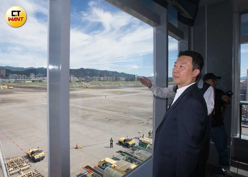 交通部長陳世凱擬推動與大型演唱會合作、保留部分票源給海外旅行社，希望吸引更多國際旅客來台觀光。（圖／黃威彬攝）