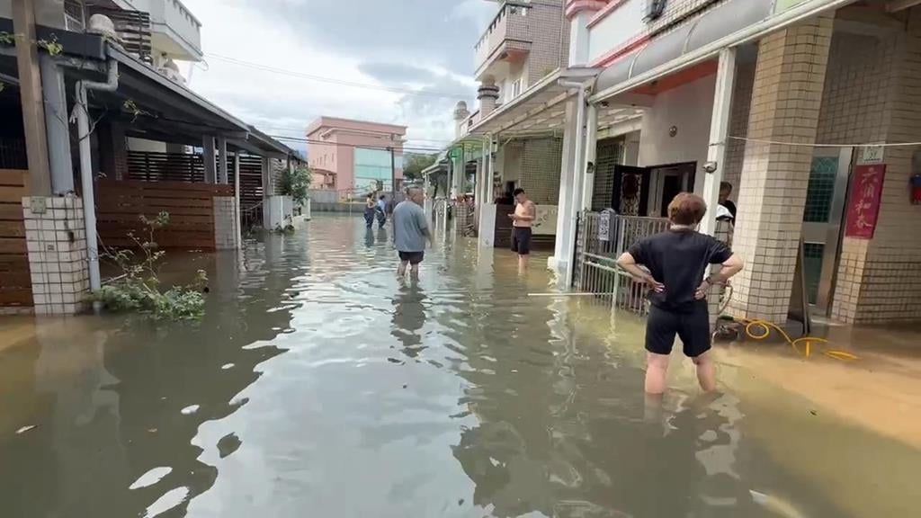 最新／積淹水解除！宜蘭大雨趨緩　應變中心降為水災3級開設
