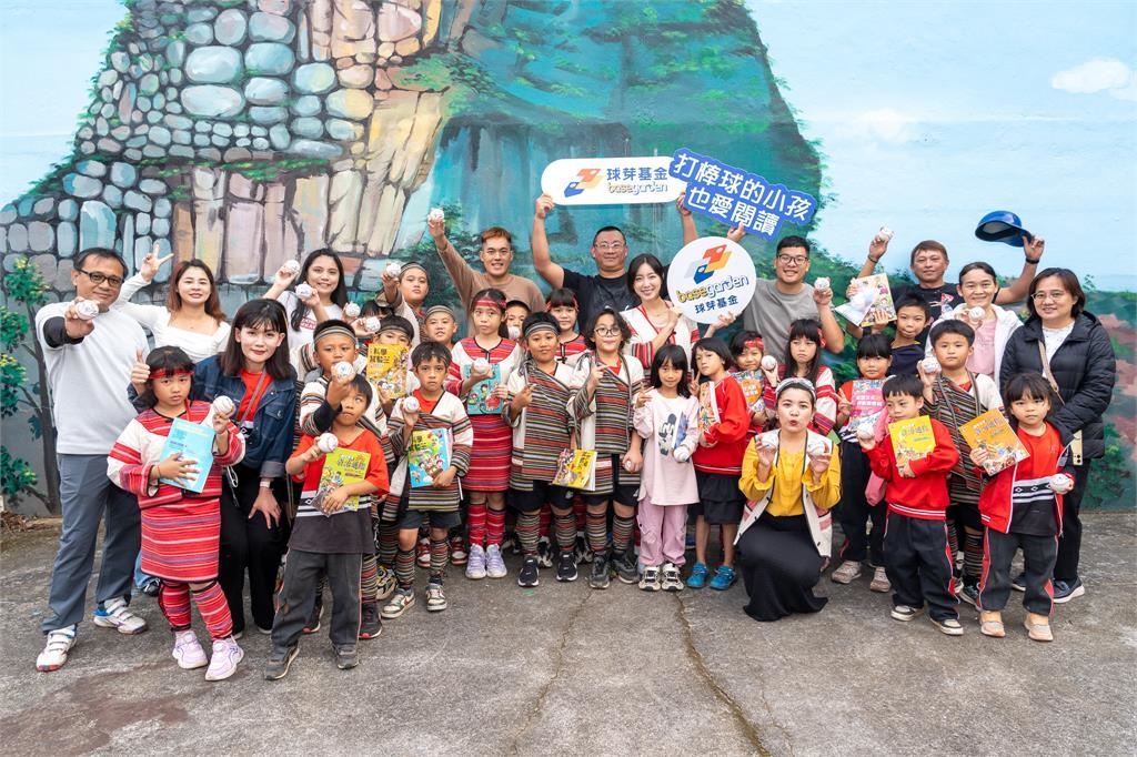 啦啦隊(圖多)/球芽攜手安芝儇走進偏鄉以「舞」會友!網大讚:人美心善仙女下凡