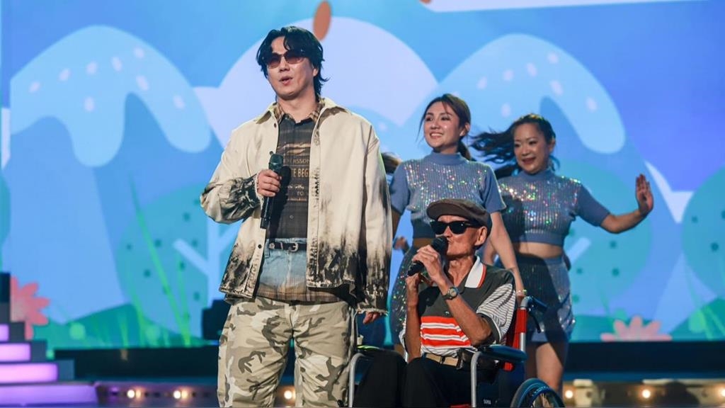 《冰冰Show》邀蕭煌奇演出突要求「1+1」！她揭「與李炳輝有關」感動全場