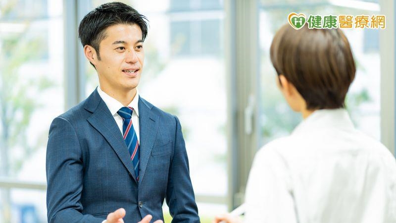 48歲男體檢白血球飆8萬！確診慢性骨髓性白血病　醫揭警訊與治療新方向