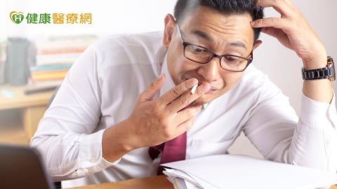 吸菸不只傷肺!專家:糖尿病風險暴增4成 這樣做才能救血糖