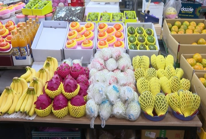 天母水果攤「３顆芭樂６００元」引熱議　台北第一果菜市場批發價創新高