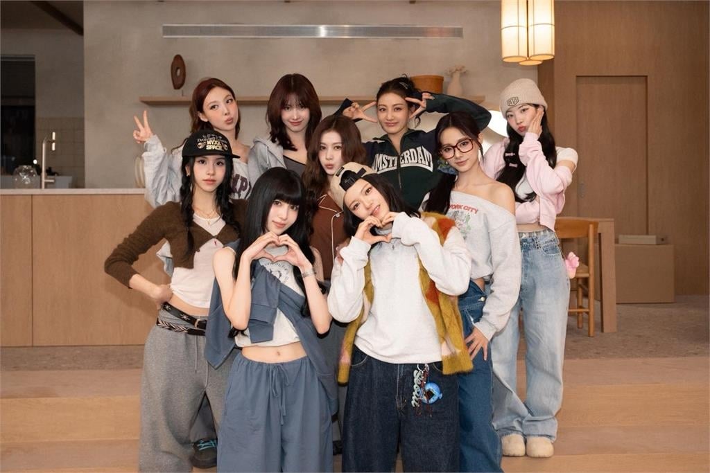 韓大勢女團TWICE首度完全體來台開唱 高雄藍光迎接ONCE喊:等子瑜10年了!