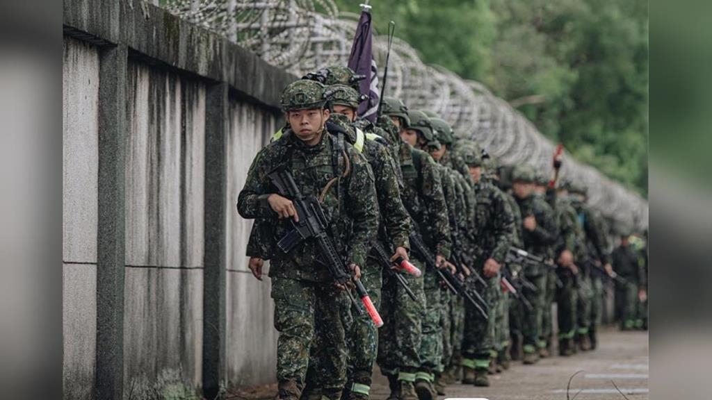 「請鄰兵以火力掩護我」將走入歷史　陸軍證實「單戰」口令明年改版