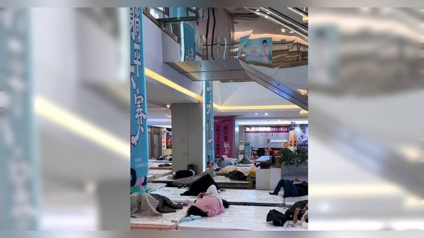 躺平大賽吸千萬人觀戰！男包紙尿褲撐33小時半奪冠　獎金曝光