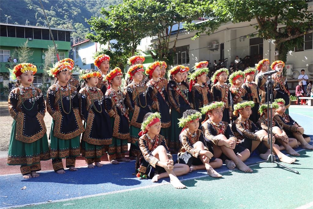 「多納黑米季」盛大登場祭典線上看全程直播　青年會領聖火開道族人齊聚慶豐收