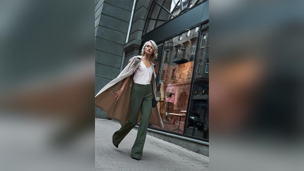 7招彩色寬褲穿搭公式 90年代復古潮流強勢回歸