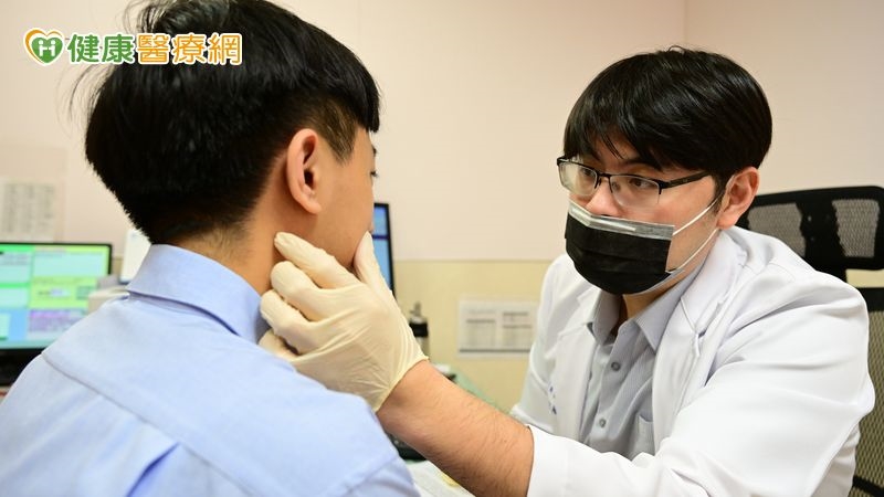高三生壓力大狂嗑炸雞、手搖「吃出滿臉痘」 !醫教甩爛臉秘訣