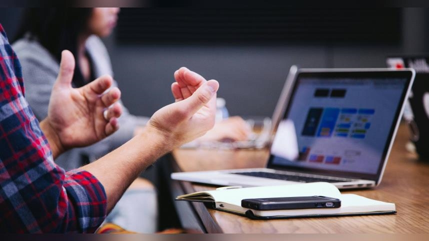 換工作像「在不同地獄玩密室逃脫」！網怒揭3大毒文化　掀上班族共鳴