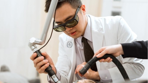 打完皮秒長痘痘怎麼辦?醫師解析治療的黃金時機與療程搭配