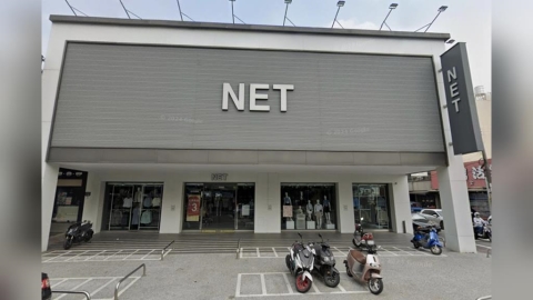 阿嬤行動不便只能在店外看 NET店員舉動暖哭百萬網友:活該業績暴漲