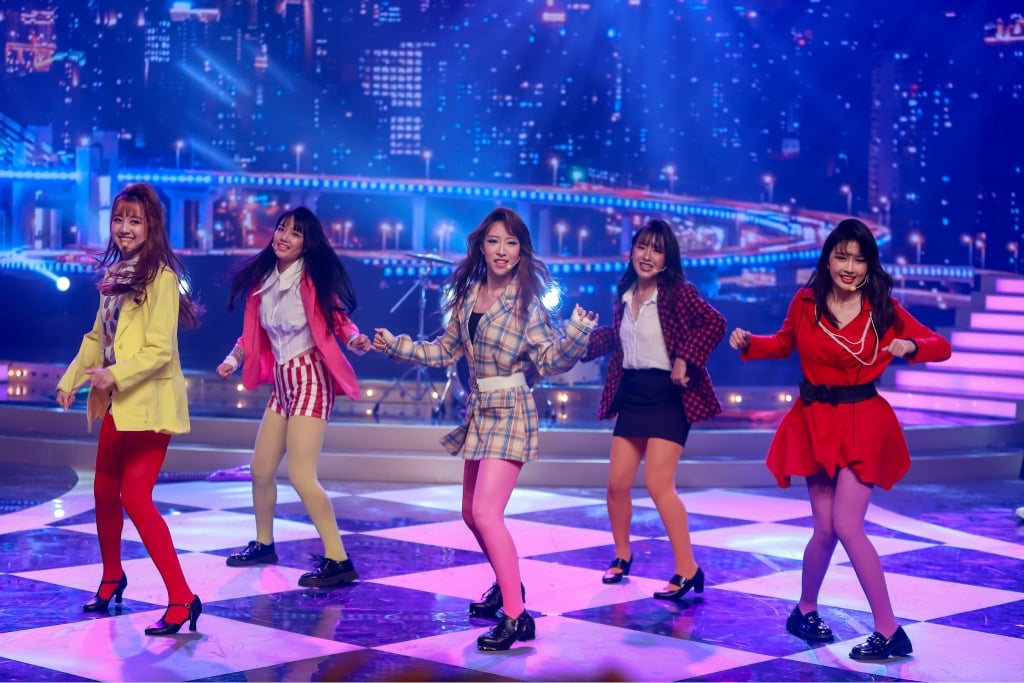 本土女團大變裝「超齡造型」嚇壞全場！ 白冰冰傻眼認不出自己人：這是誰？