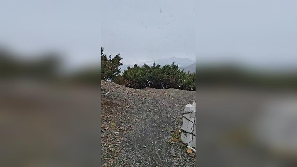 玉山「降下初雪」了！歷時半小時