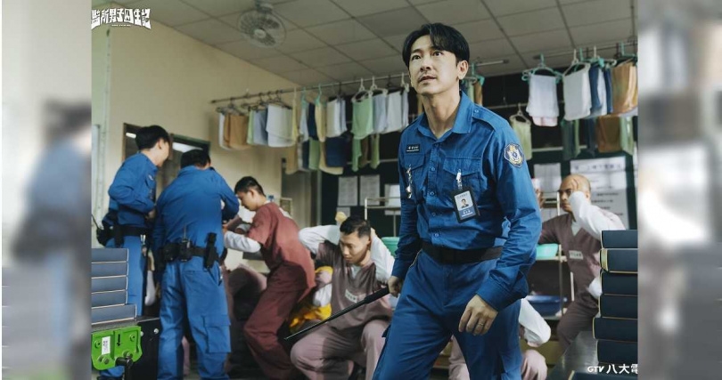 施名帥自爆拍攝《監所男子囚生記》常笑場。(圖/八大電視、壹壹影業、愛奇藝國際版)