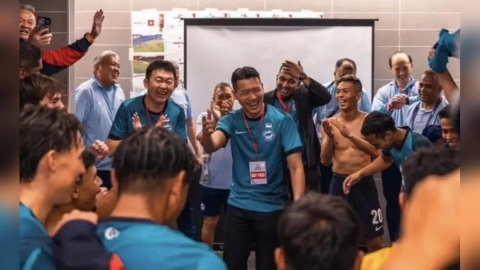 足球(影)/贏球太爽竟譏諷「香港隊球員、球迷都是白癡」!新加坡部長慘遭網友炎上