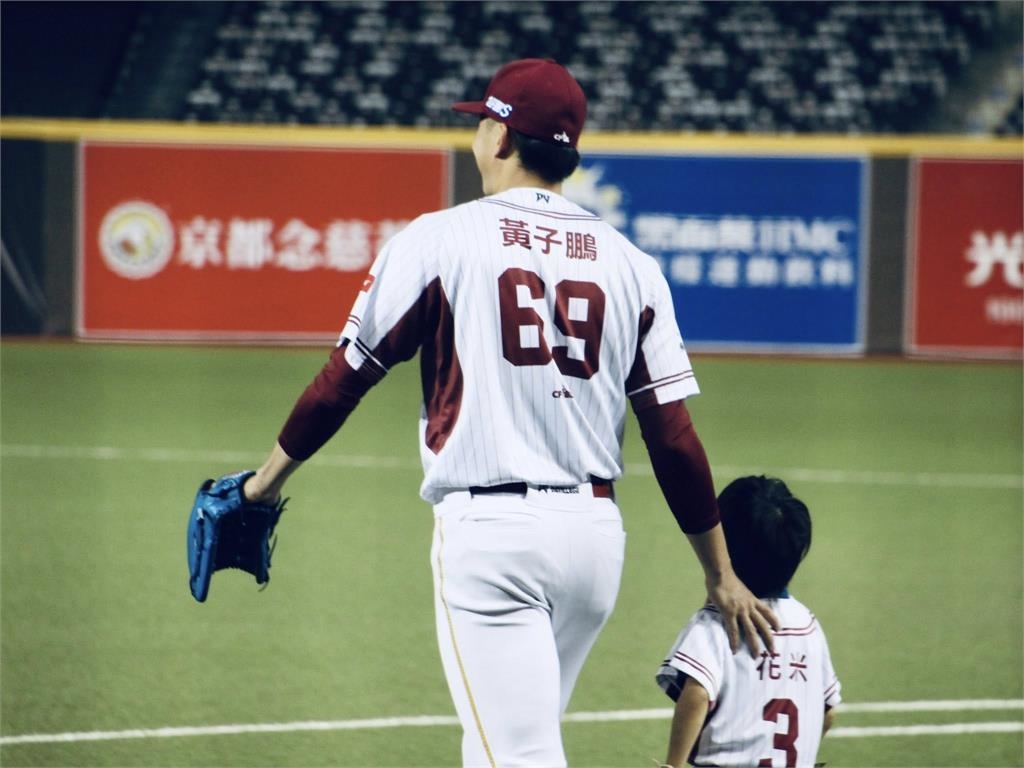 中職/留不住老虎?台鋼傳「砸6千萬」搶黃子鵬 洪總還曾讚「投得好、長得也好」