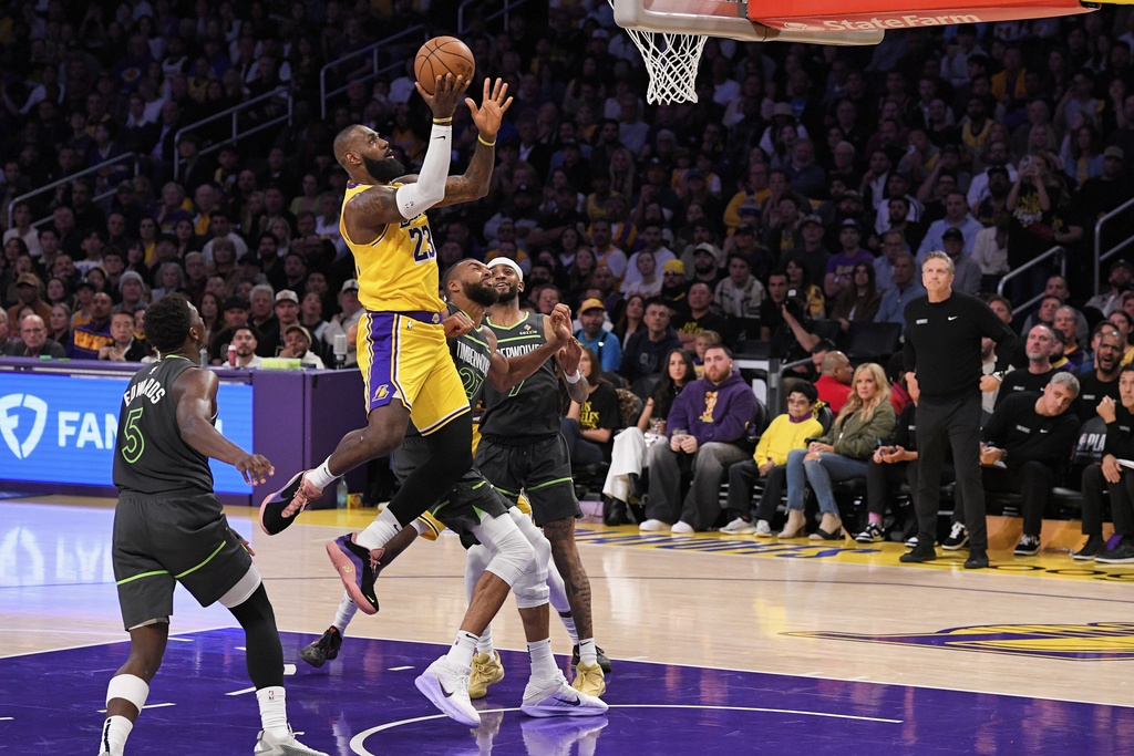 NBA／湖人宮鬥最新章！女帝珍妮下令開除兩弟弟　巴斯家族爭權戲碼全面升級