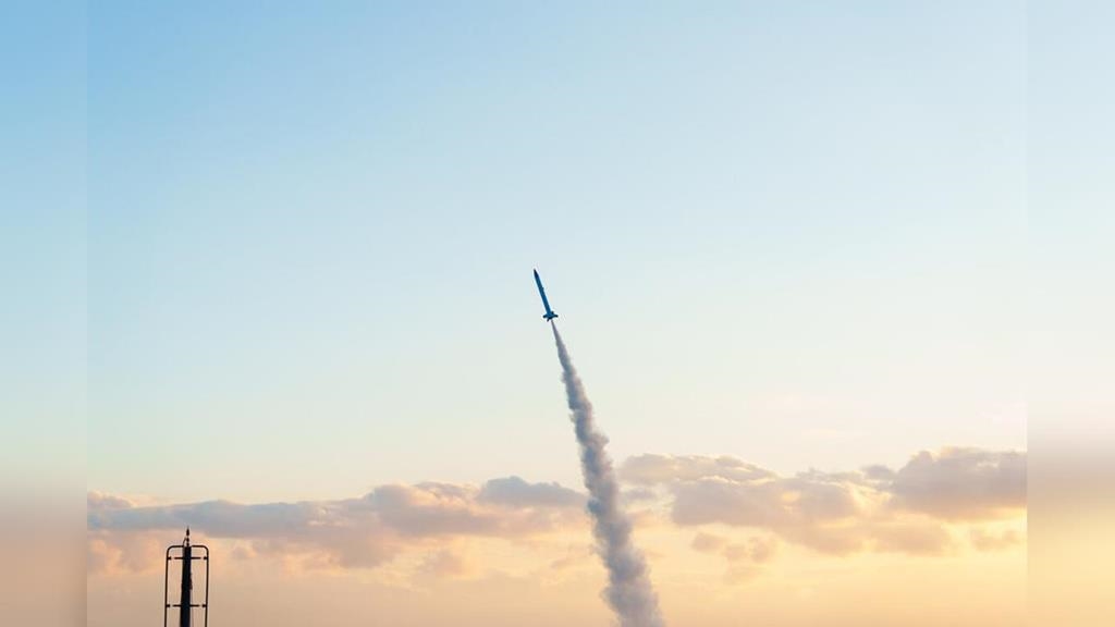 一飛衝天！成大團隊科研火箭AfterLight 1　旭海發射場升空