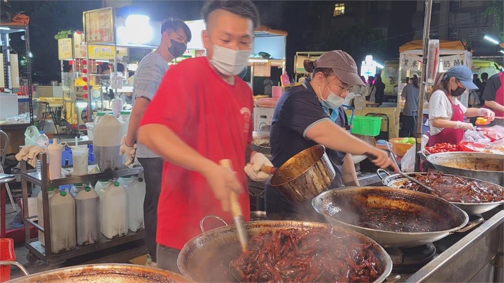 思母之心化動力 夜市滷味王「九鼎燒」火力全開噴汁