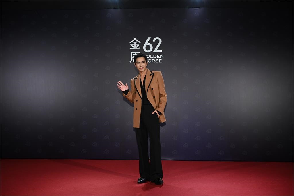 金馬62／桂綸鎂「黑蕾絲裹身」底色全透出！41歲「反差狀態」太霸氣