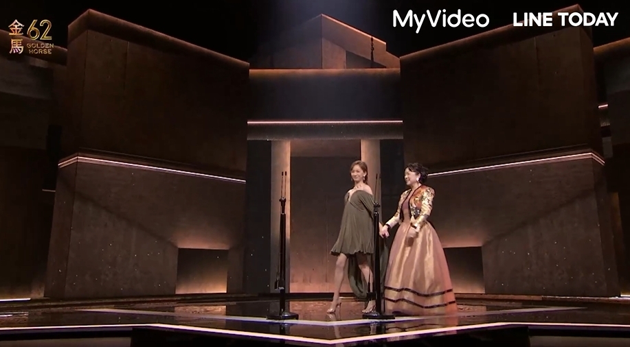 金馬62／75歲翁倩玉攜手陳意涵同台頒獎！雙女神「夢幻並肩」展現最佳默契