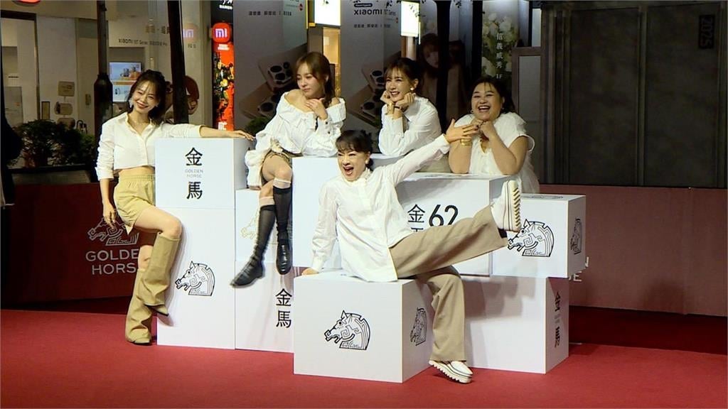 金馬62／75歲翁倩玉攜手陳意涵同台頒獎！雙女神「夢幻並肩」展現最佳默契