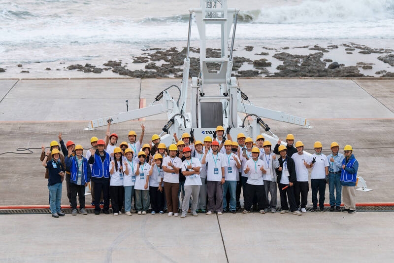 快新聞/連2天!淡大「淡江二型」火箭發射升空 射高逾7公里、成功驗證航電系統