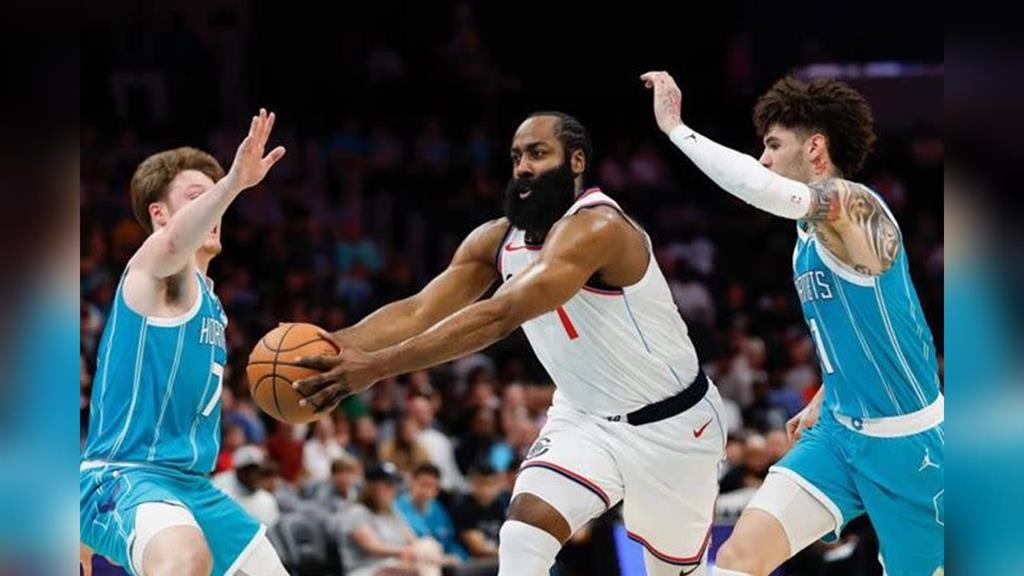 NBA(影)／「鬍鬚登」哈登寶刀未老實在超猛！單場轟55分改寫快艇隊史得分紀錄