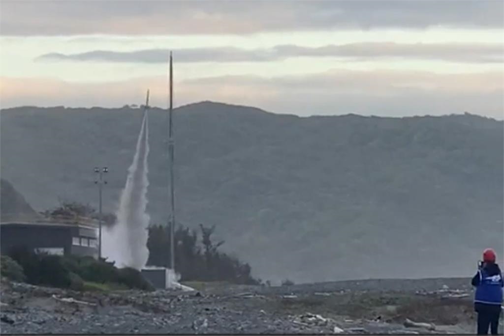 創紀錄!淡江二型探空火箭飛行高度超過7公里 驗證新一代航電系統穩定性能