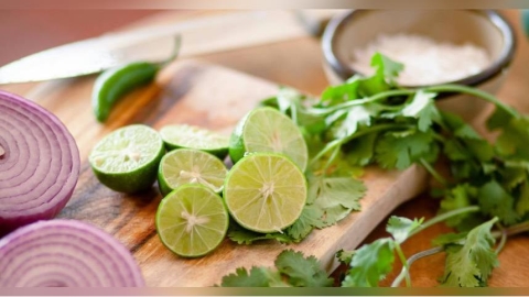 從黑轉粉？新研究揭密「突然愛上香菜」原因　竟然因為老了