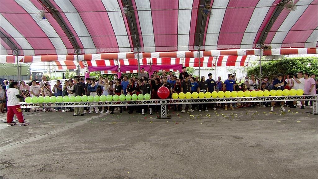 胡瓜挑戰誇下海口「我十秒完成」！下一秒直接摔在郭忠祐身上