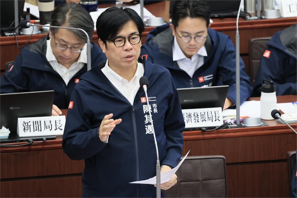 快新聞／高雄7大地標成「TWICE藍」！子瑜媽媽致謝高市府　意外釣出陳其邁回應