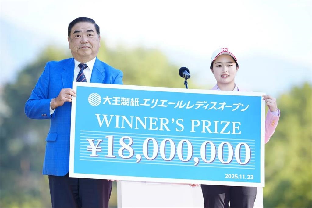 高球／21歲吳佳晏JLPGA正巡第一冠！賽史第3位封后台女將拿下360萬台幣獎金