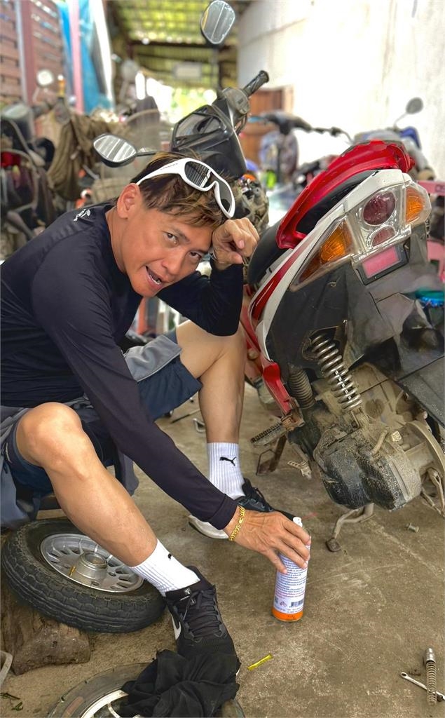 黃志明「車禍重傷身亡」震驚大馬娛樂圈！最強奶媽謝薇安「突曬1圖」發聲了