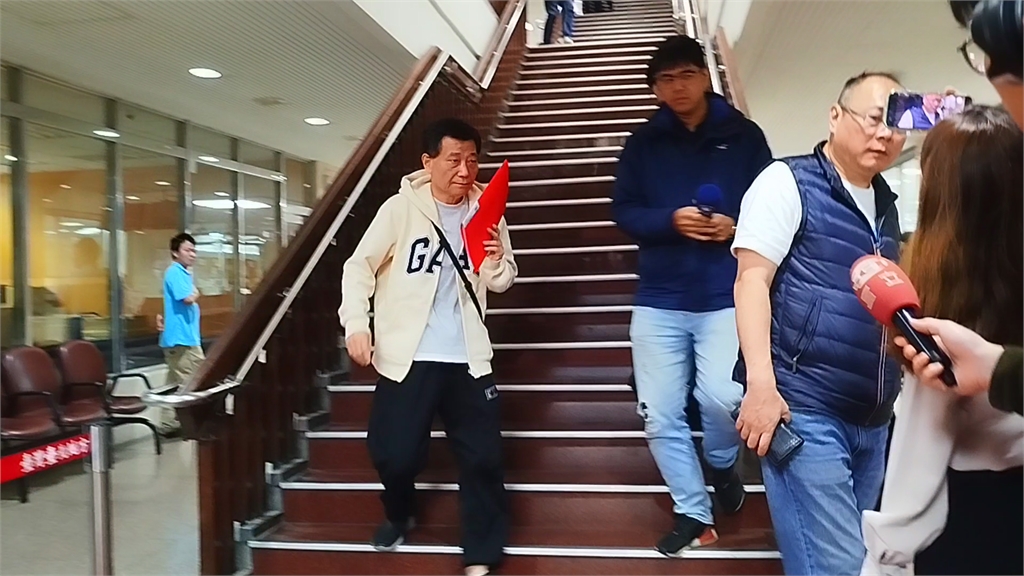 快新聞／畢書盡父親2度被通緝！涉逃漏稅6百多萬　低調現身北院開庭稱「不知情」