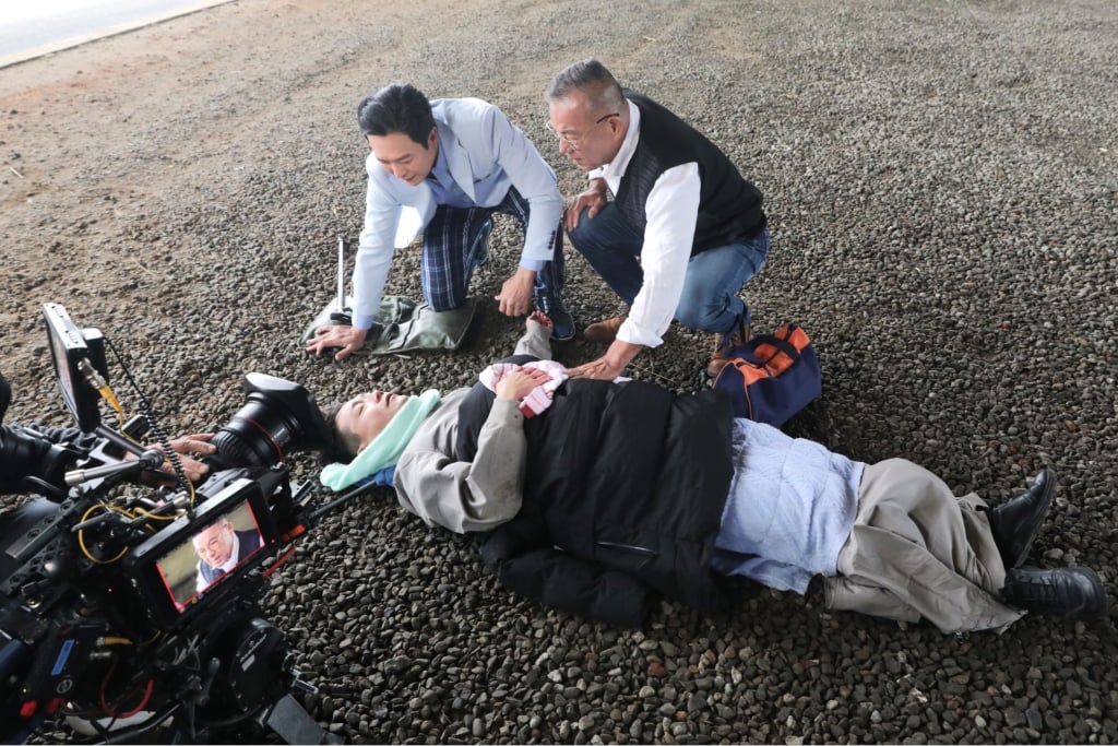 陳家逵《好運來》殺青了！拍被車撞戲「一度失溫」狼狽花絮曝光