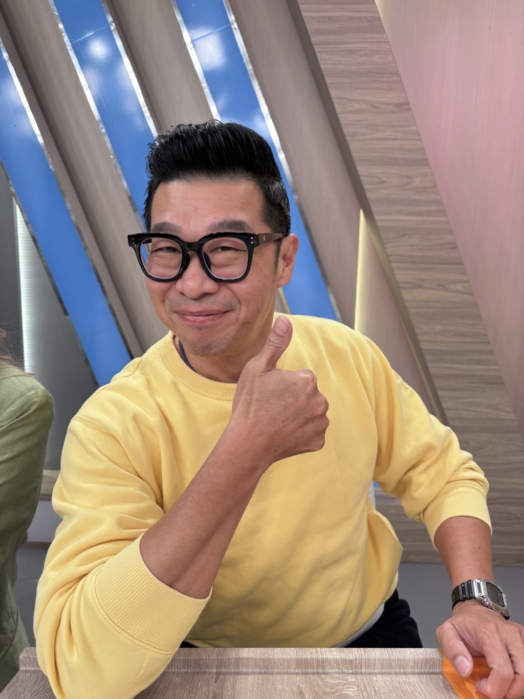 《#醫學大聯盟》 萁媽原來都用這招來跟女婿騙錢？😂😂😂  🔗四季線上👉 https://candy.pse.is/8dlnrk #每周一二晚上10點15分《#醫學大聯盟》 #白家綺 #黃豪平 #文威登 #萁媽 #馬力歐 #洪暐傑醫師 #劉婷妮營養師