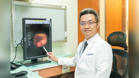 七旬翁便秘「一天一半時間待馬桶」   竟7公分大腸癌塞腸子