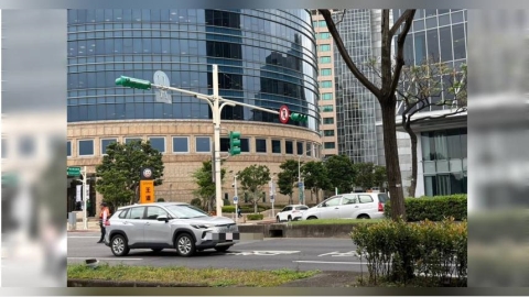 北市內湖堤頂與瑞光路358巷口交通精進　撤分隔島+移動式柵欄、恢復號誌管制