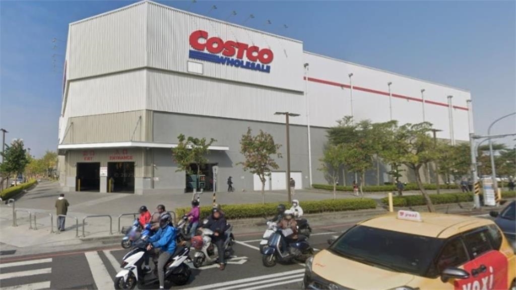 30萬網黃不只在美式賣場無碼裸點！昔停車場、火車廁所「全裸擺拍」畫面流出