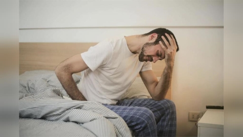 發燒2週當感冒 20歲男大生「臉發白」竟急性骨髓性白血病