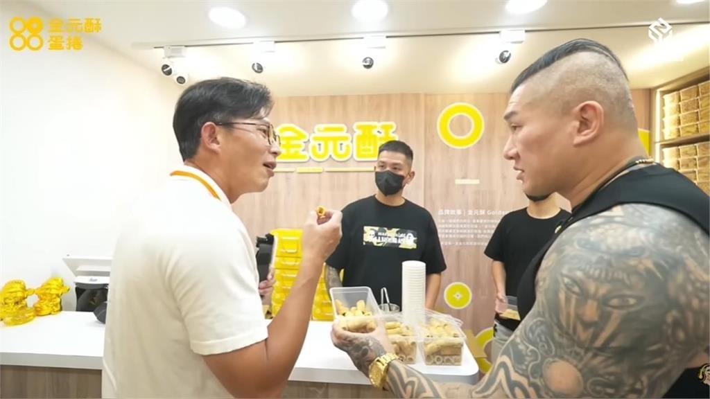 四叉貓發文「館長快閃蛋捲店」歇業 店面全清空…網友嘲:要到中國開新店?