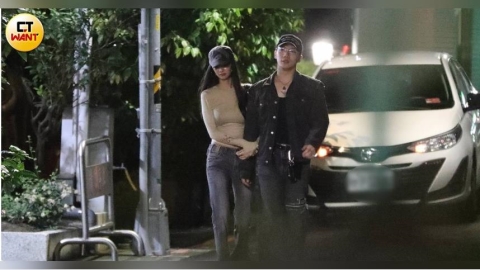 深夜愛放閃1／ØZI緊摟辣模女友！　在柯震東家樓下「臉貼臉」濃情蜜意超甜膩