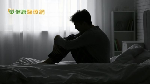 憂鬱症急性期風險高！醫籲：去汙名與新治療並進　接住高風險族群